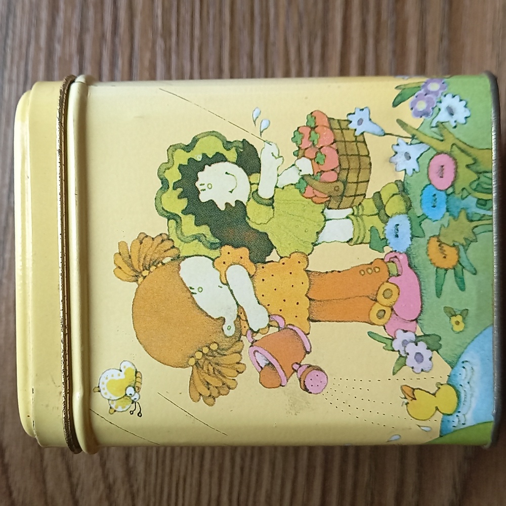 Vintage Childrens Hallmark 1970's tin bank